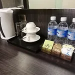 Ease Hotel