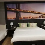 Ease Hotel