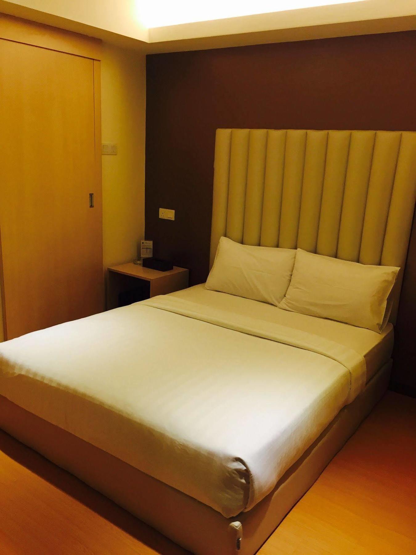 Hotel Ease Sdn Bhd 3*